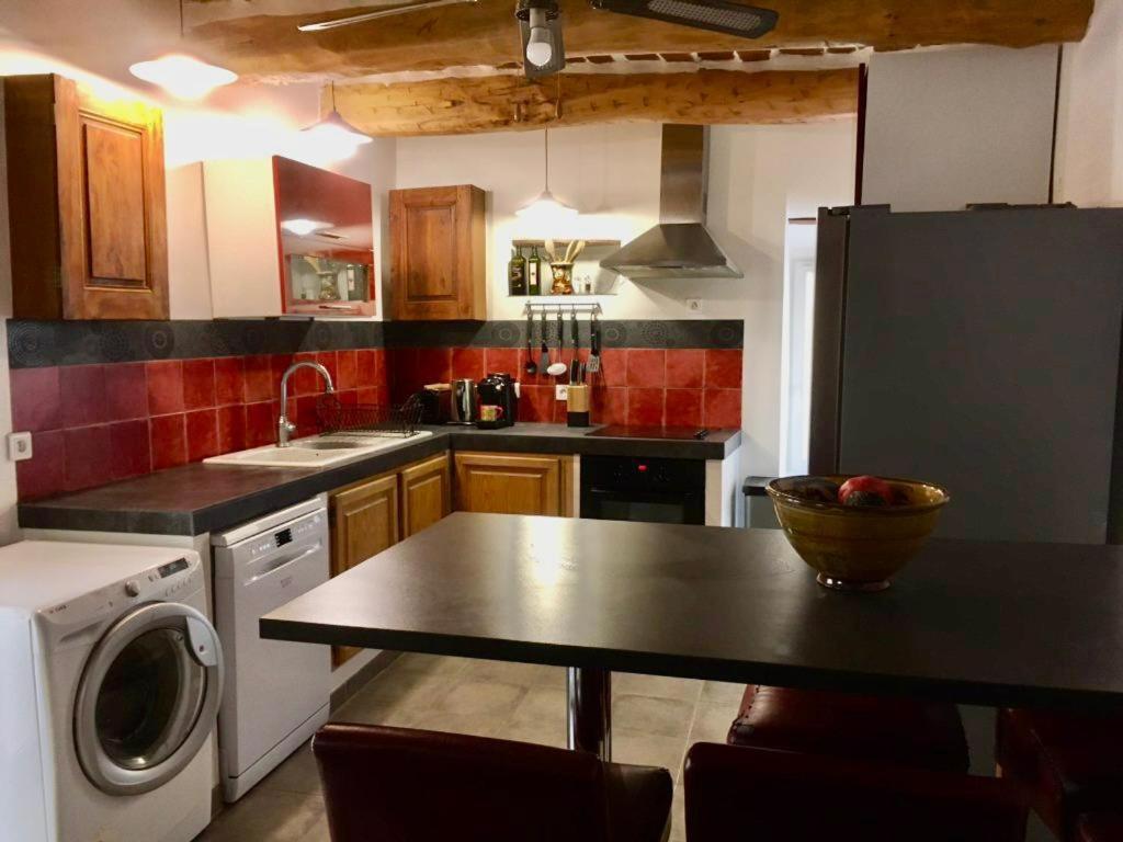 La Maison De Lily, Cosy Dans Le Vieux-Hyeres, Parking Gratuit Eksteriør bilde